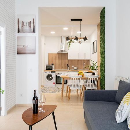 For You Rentals Elegante Y Bonito Apartamento Temporal En El Corazon De Madrid Inf1C Exterior photo