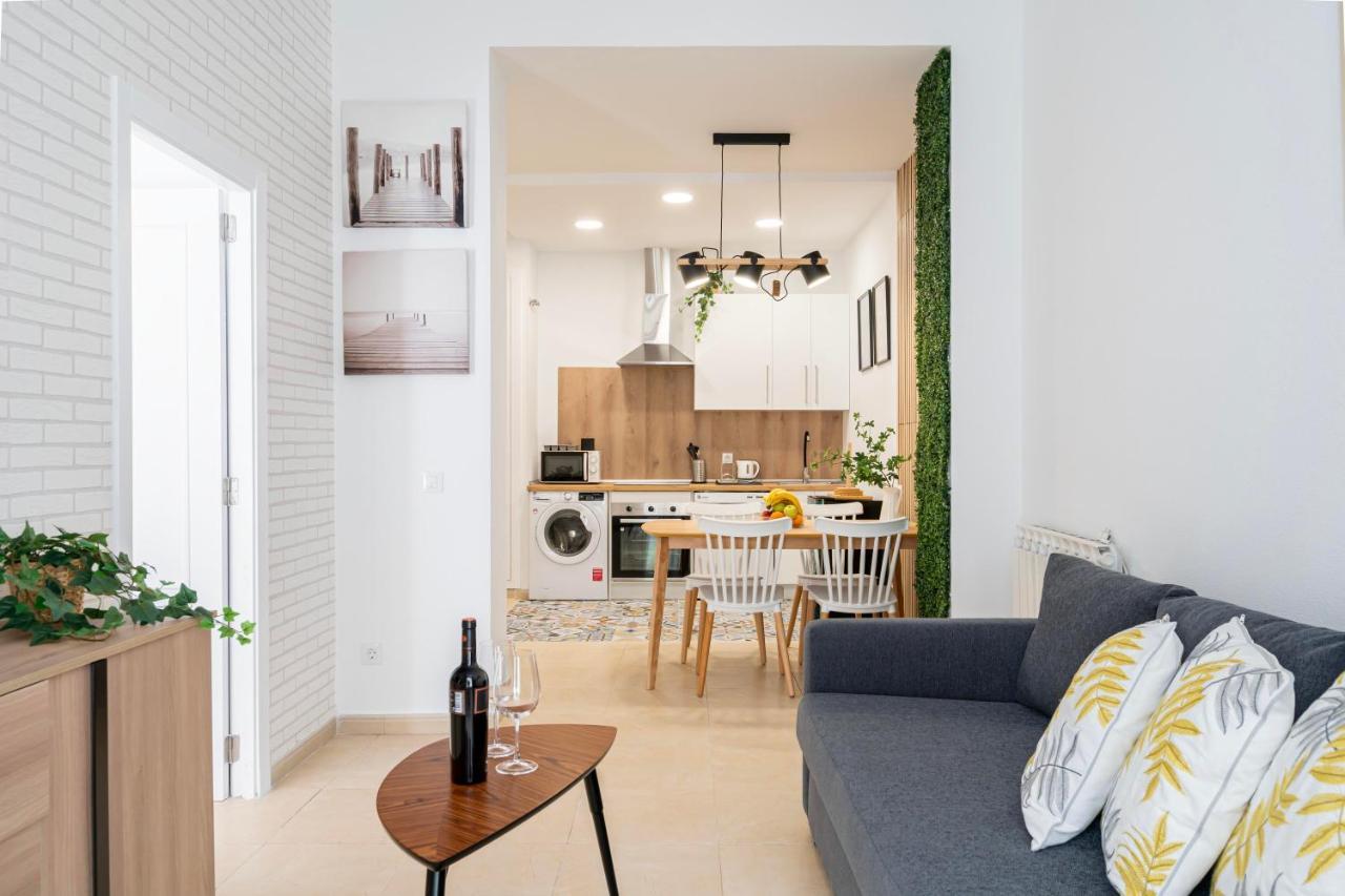For You Rentals Elegante Y Bonito Apartamento Temporal En El Corazon De Madrid Inf1C Exterior photo