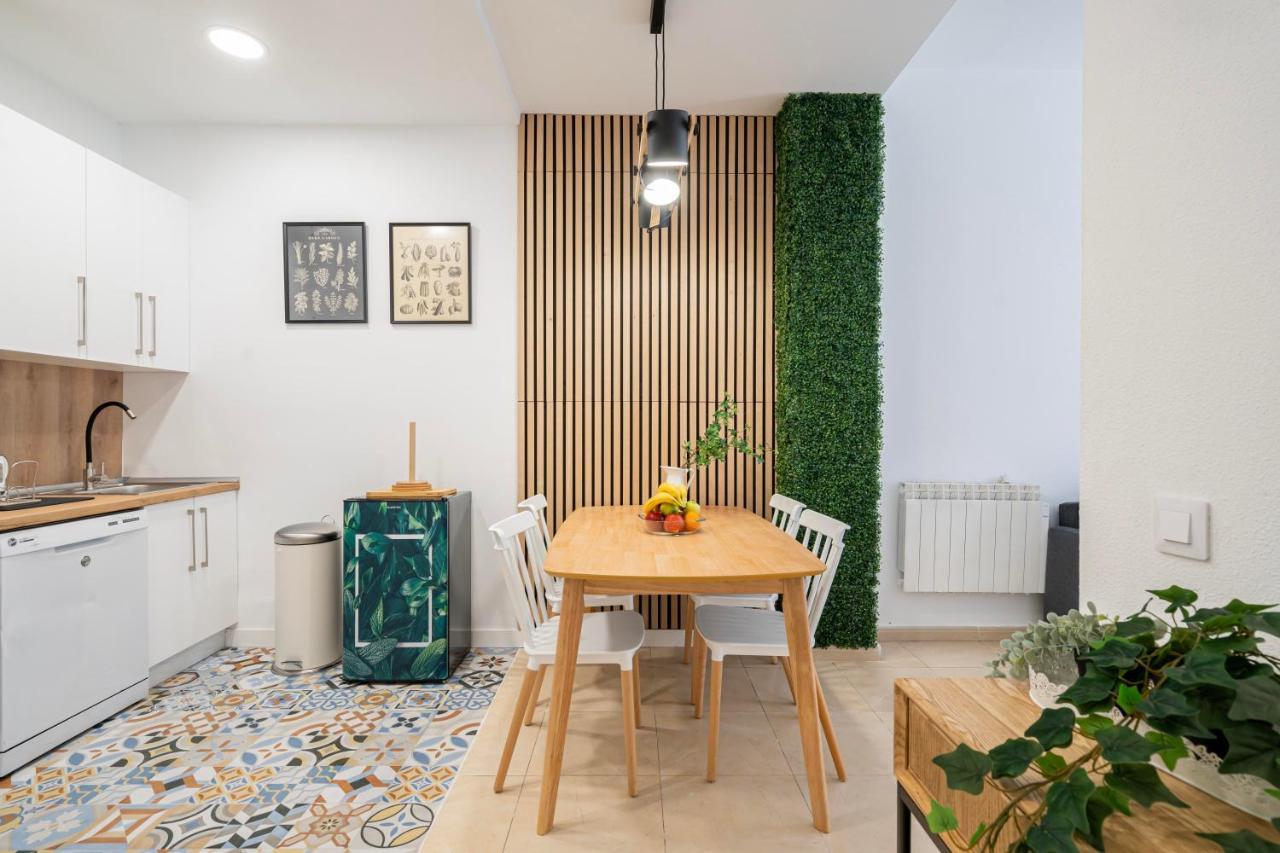 For You Rentals Elegante Y Bonito Apartamento Temporal En El Corazon De Madrid Inf1C Exterior photo